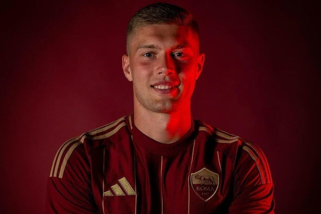 Pemain baru AS Roma, Artem Dovbyk (c) Instagram/officialasroma