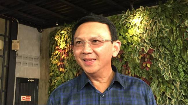 Politikus PDI Perjuangan atau PDIP Basuki Tjahaja Purnama atau Ahok di kawasan Jakarta Selatan, Kamis (8/2/2024). (Sumber: Fadel Prayoga/Kompas TV)